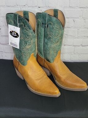 Sterling River Two-Tone Western Boots in Green & Tan. NWT Size 11